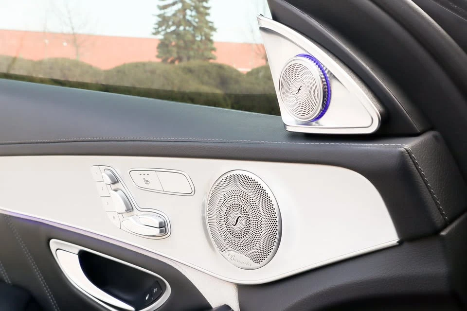 Mercedes-Benz C 63 AMG S/Carbon/Burmester/Heads Up/Ambient, снимка 15 - Автомобили и джипове - 53949868