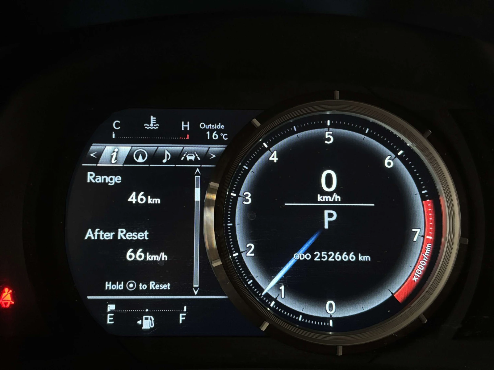 Lexus IS F-SPORT| 4Х4| КОЖА| ПАНОРАМА| ЦЕНА ДО БГ, снимка 17 - Автомобили и джипове - 54965724