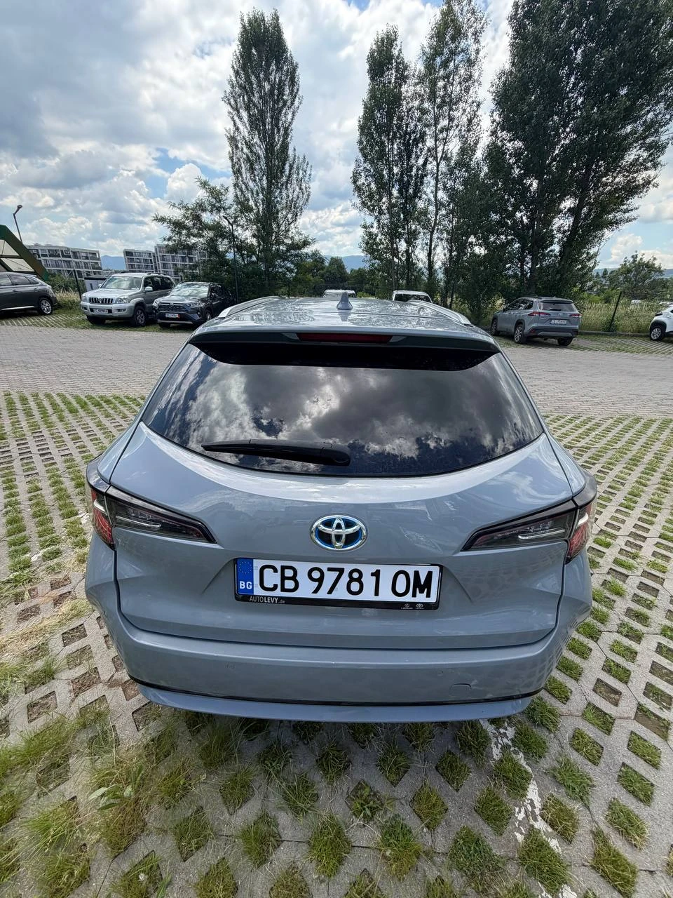 Toyota Corolla 1.8 Hybrid, снимка 9 - Автомобили и джипове - 55046629