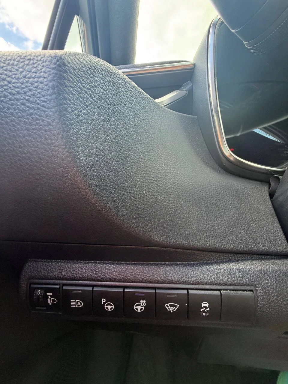 Toyota Corolla 1.8 Hybrid, снимка 15 - Автомобили и джипове - 55046629