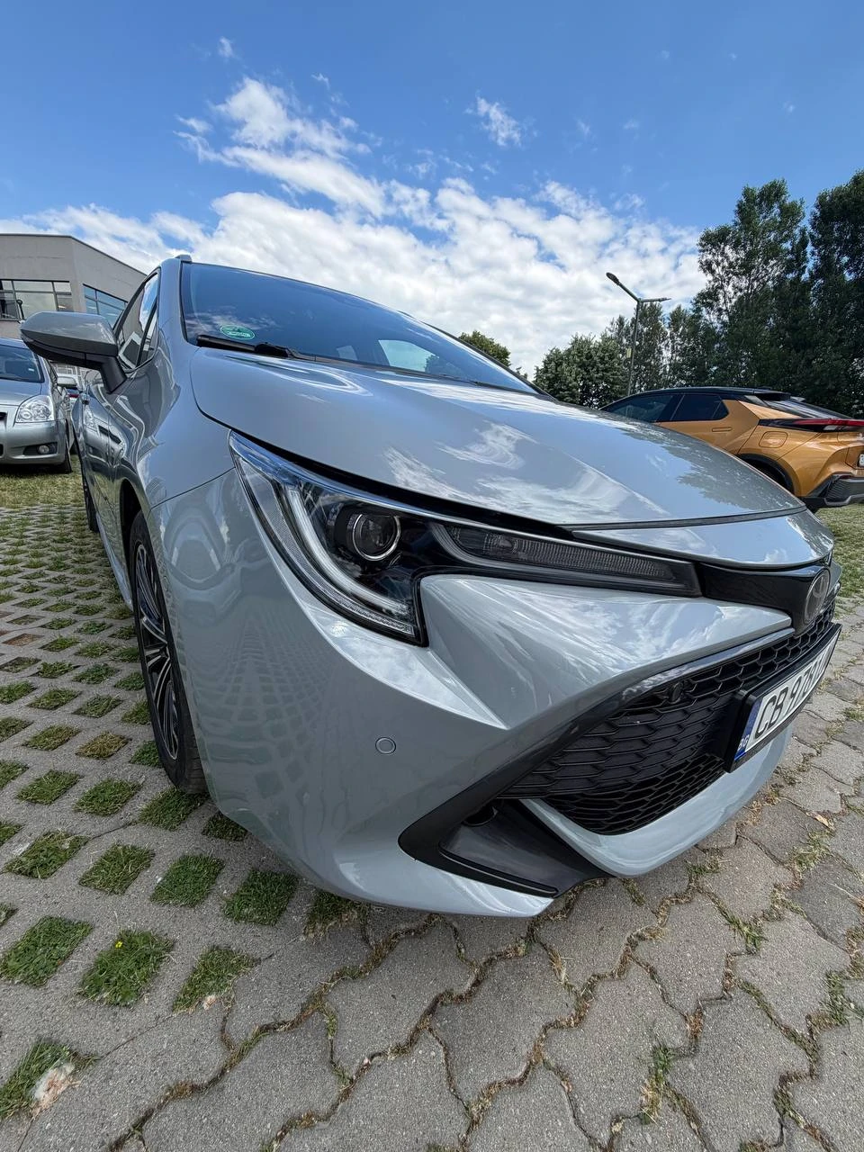 Toyota Corolla 1.8 Hybrid, снимка 5 - Автомобили и джипове - 55046629