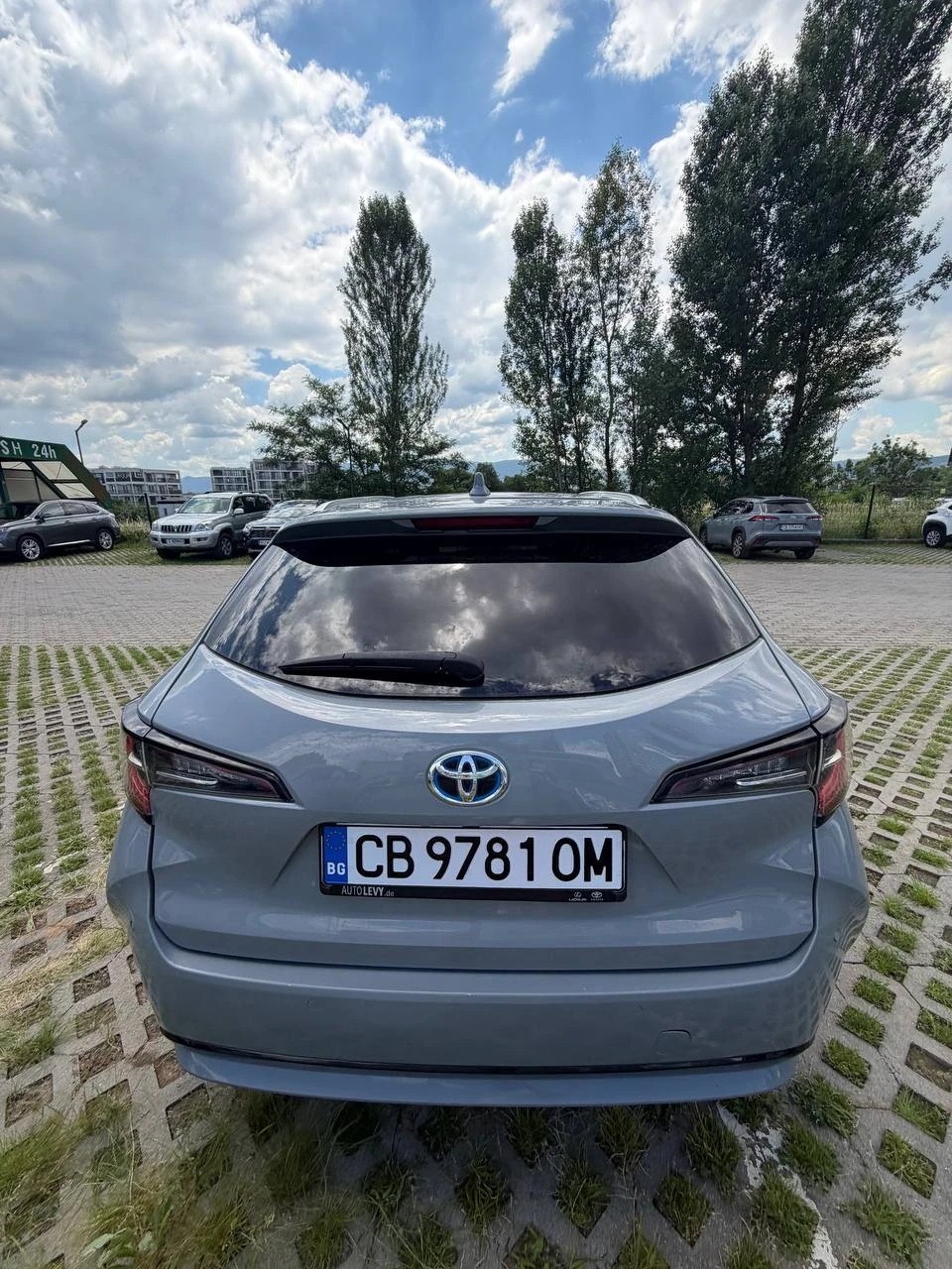 Toyota Corolla 1.8 Hybrid, снимка 11 - Автомобили и джипове - 55046629
