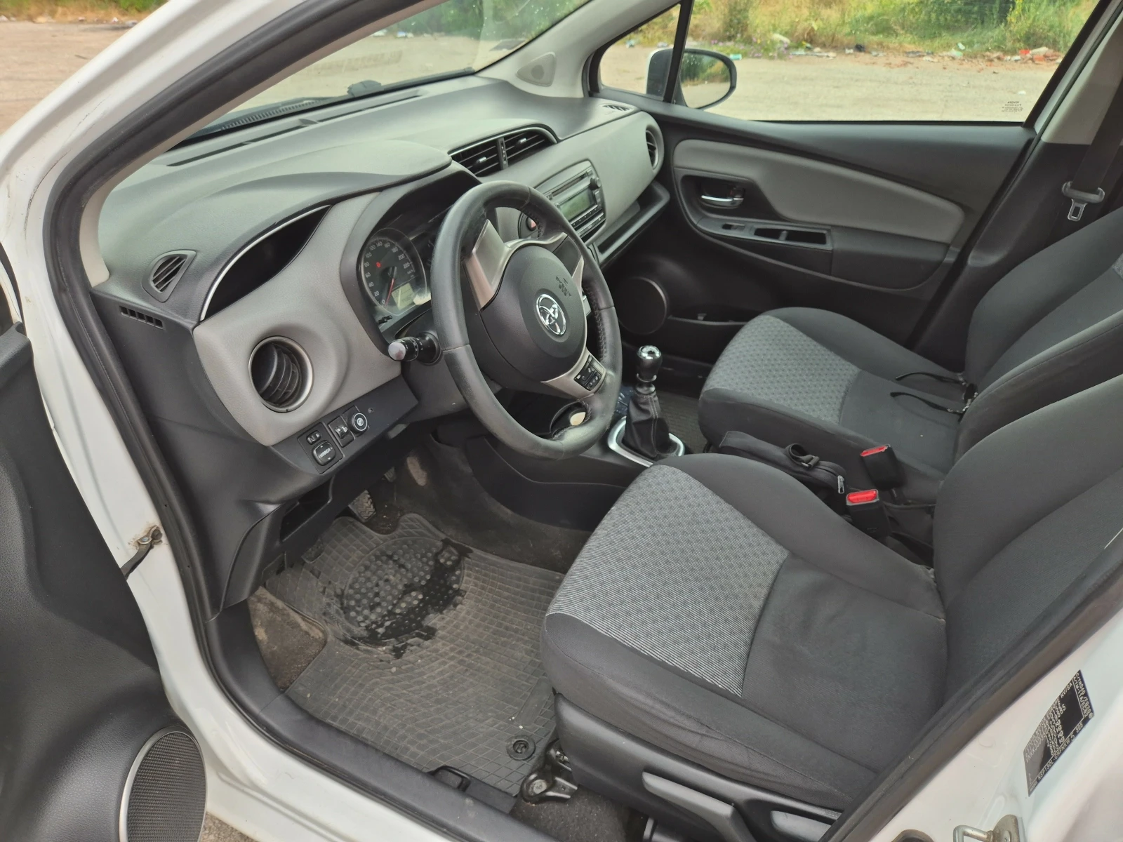 Toyota Yaris 1.3 газ климатик 6ск, снимка 10 - Автомобили и джипове - 55249340