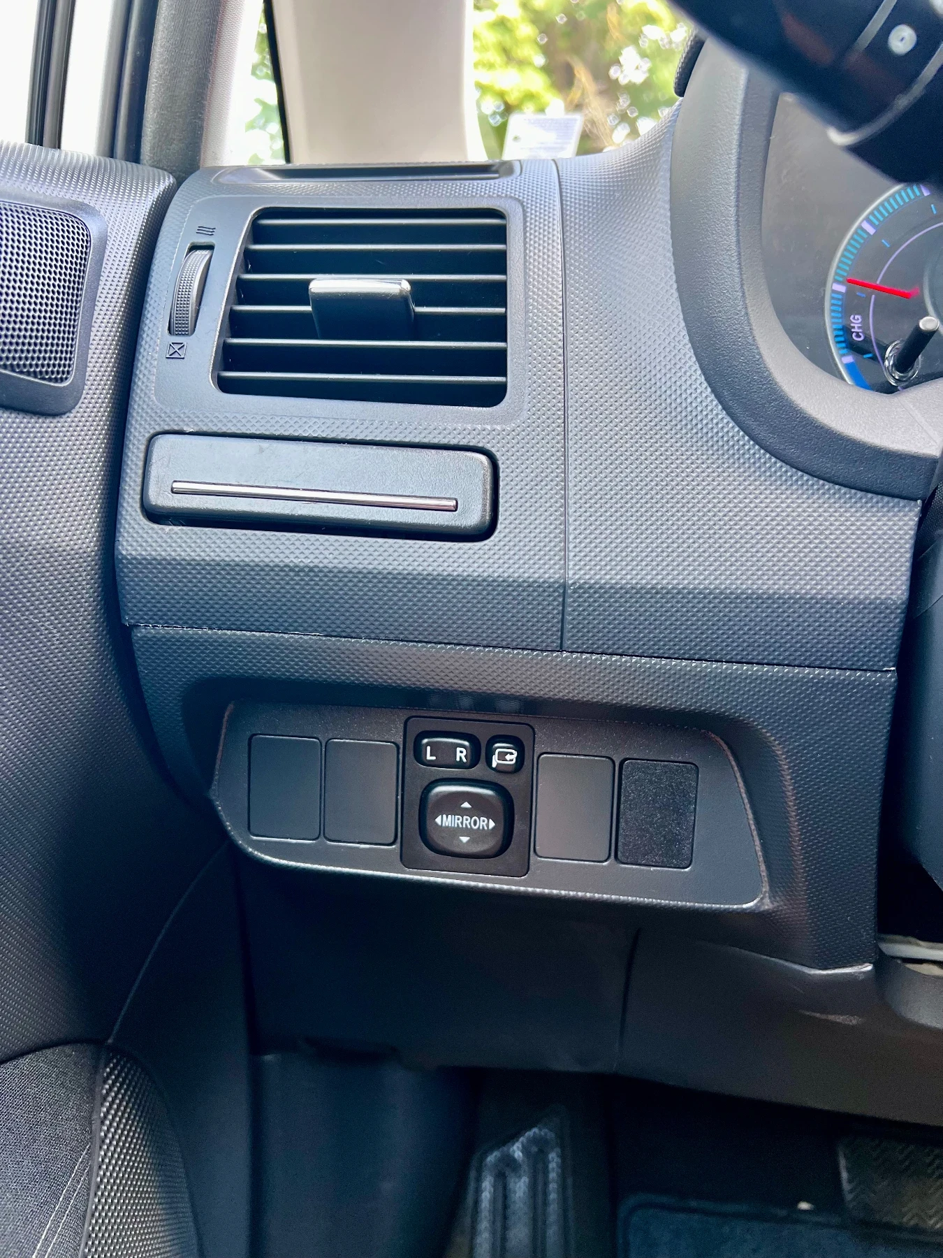 Toyota Auris Hybrid, снимка 11 - Автомобили и джипове - 55337547