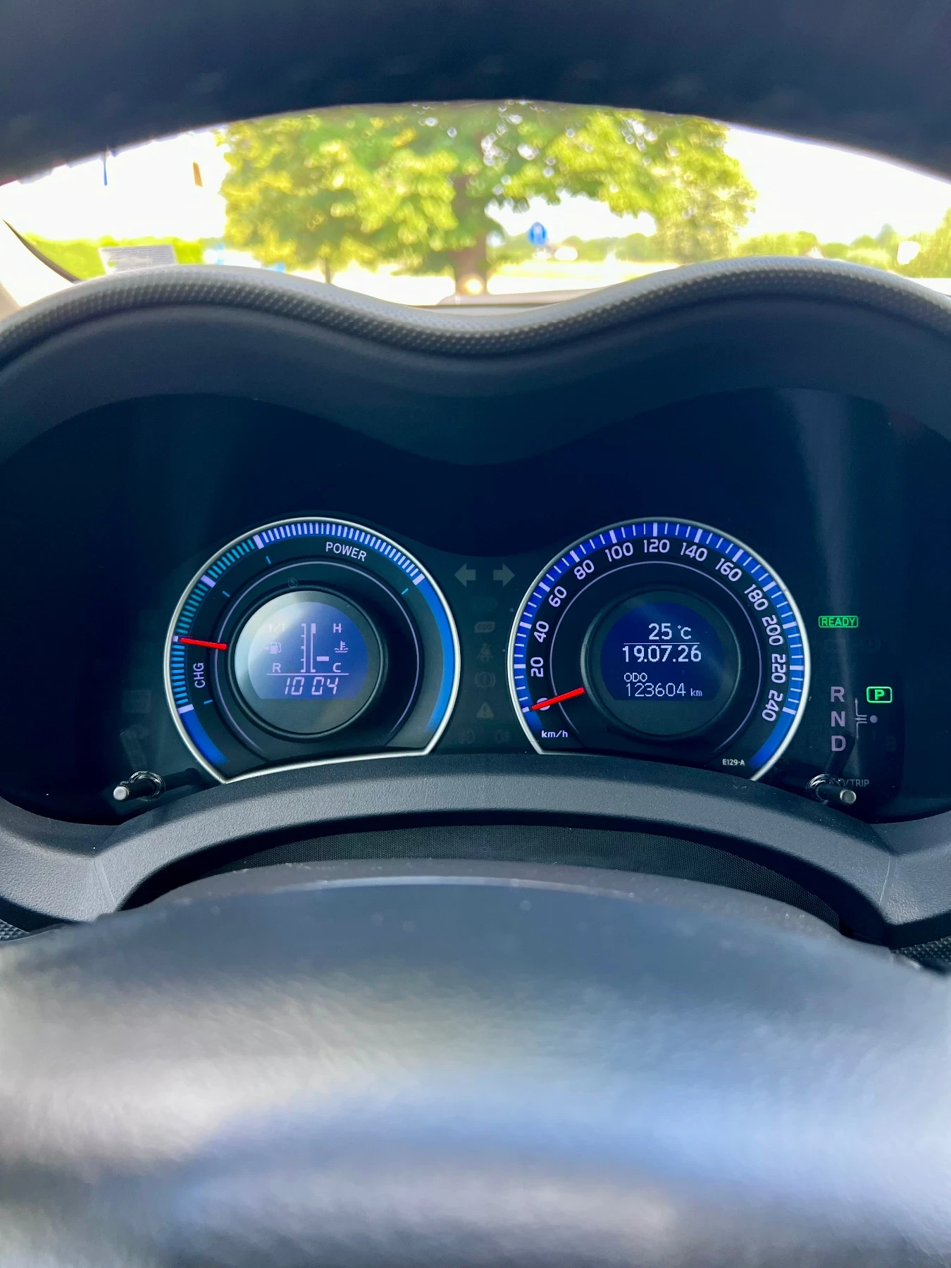 Toyota Auris Hybrid, снимка 13 - Автомобили и джипове - 55337547