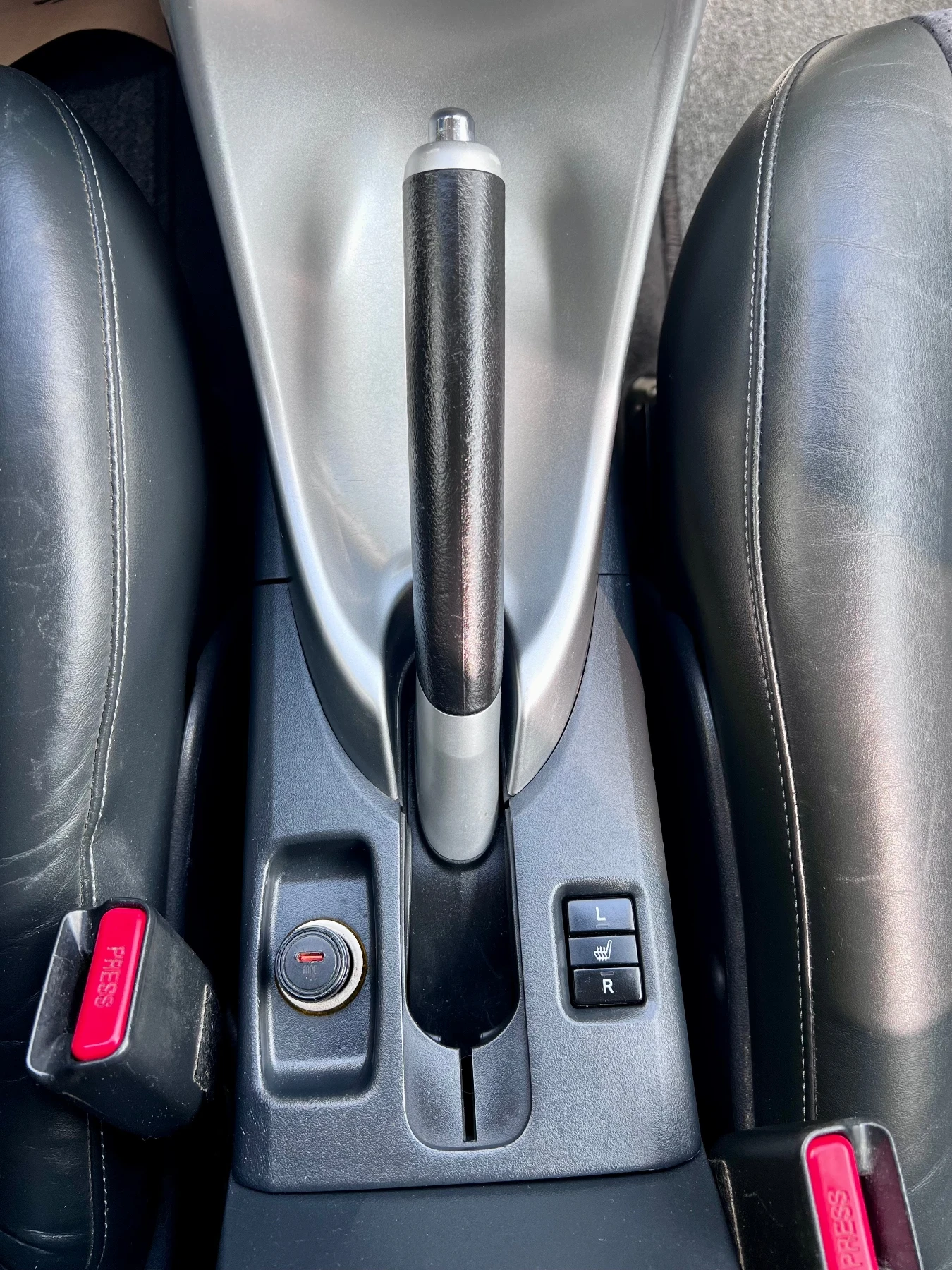 Toyota Auris Hybrid, снимка 9 - Автомобили и джипове - 55337547