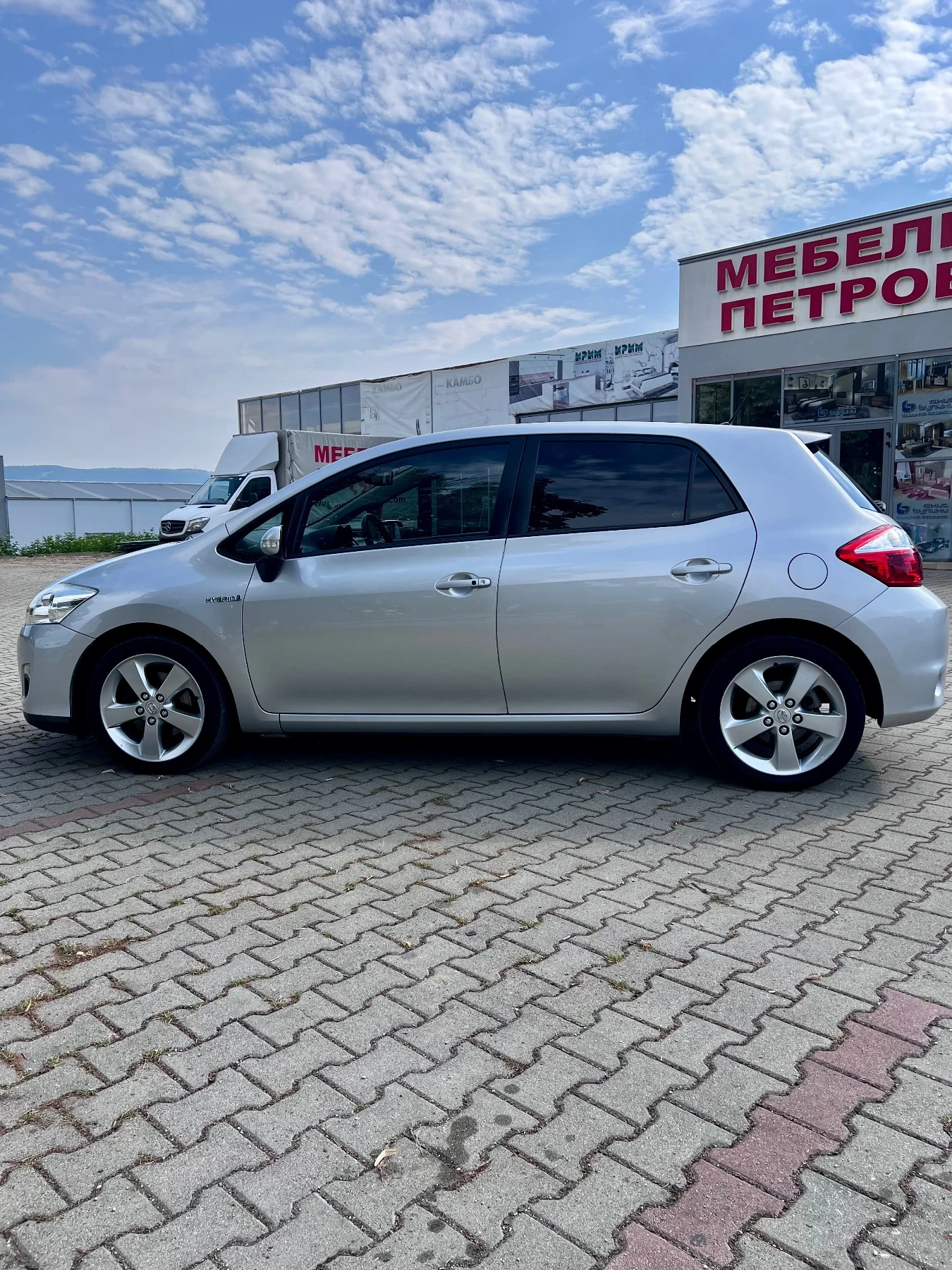 Toyota Auris Hybrid, снимка 3 - Автомобили и джипове - 55337547