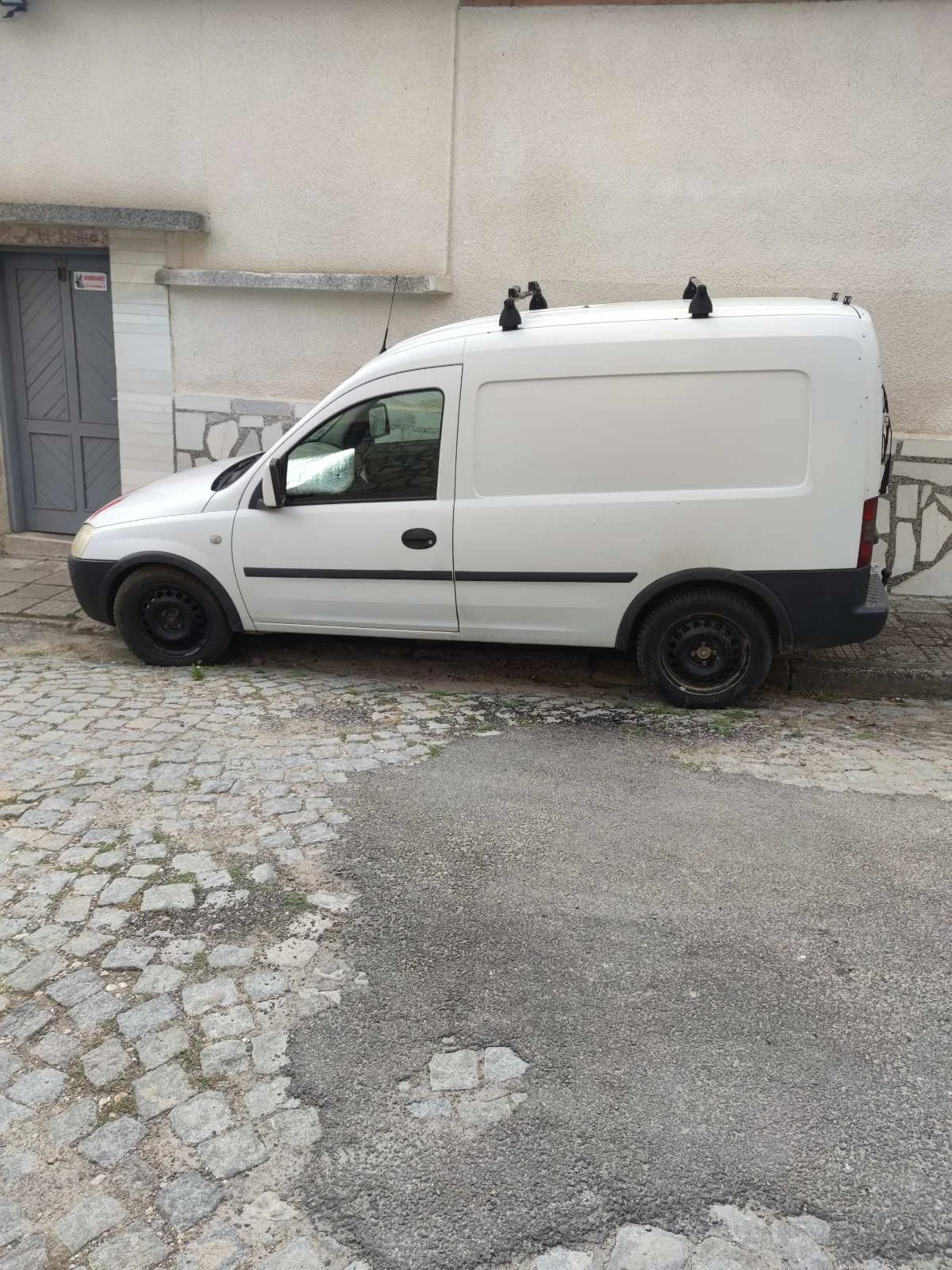 Opel Combo, снимка 2 - Автомобили и джипове - 56046875