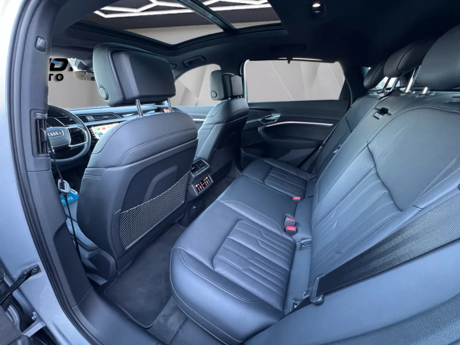 Audi E-Tron 55 SPORTBACK S-LINE HEAD-UP ВАКУУМ ПАНОРАМА ОБДУХВ, снимка 14 - Автомобили и джипове - 56259857