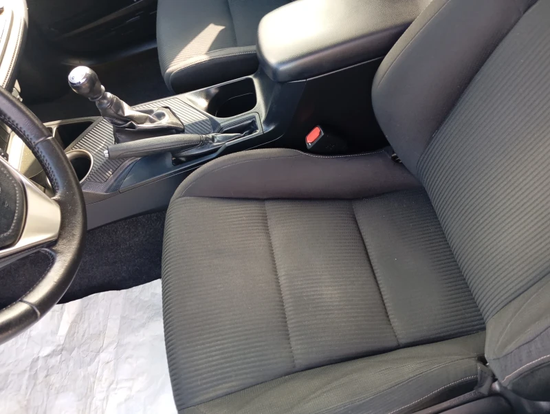 Toyota Rav4 2.2 дизел , снимка 12 - Автомобили и джипове - 51998621