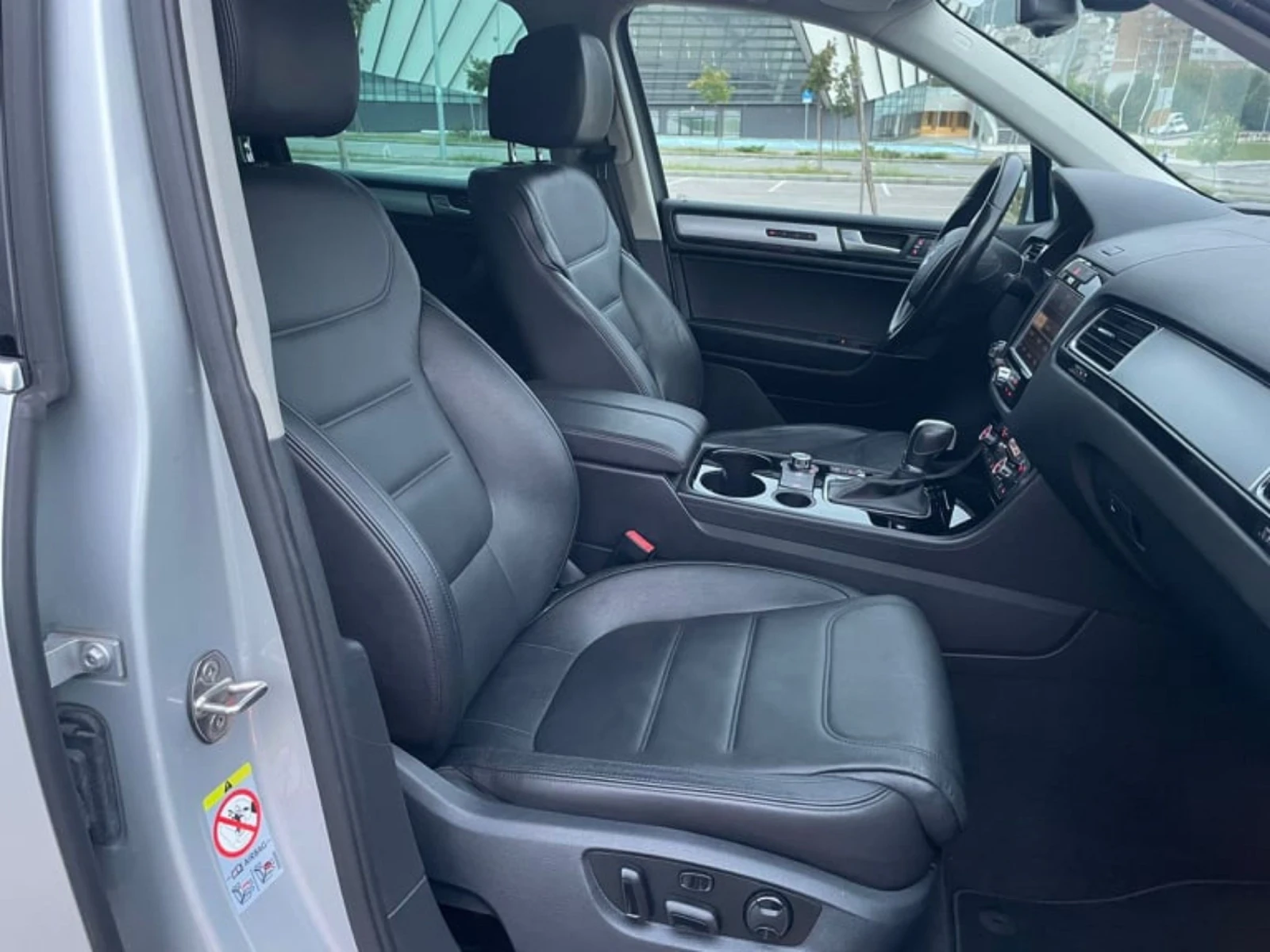 VW Touareg, снимка 11 - Автомобили и джипове - 54151809