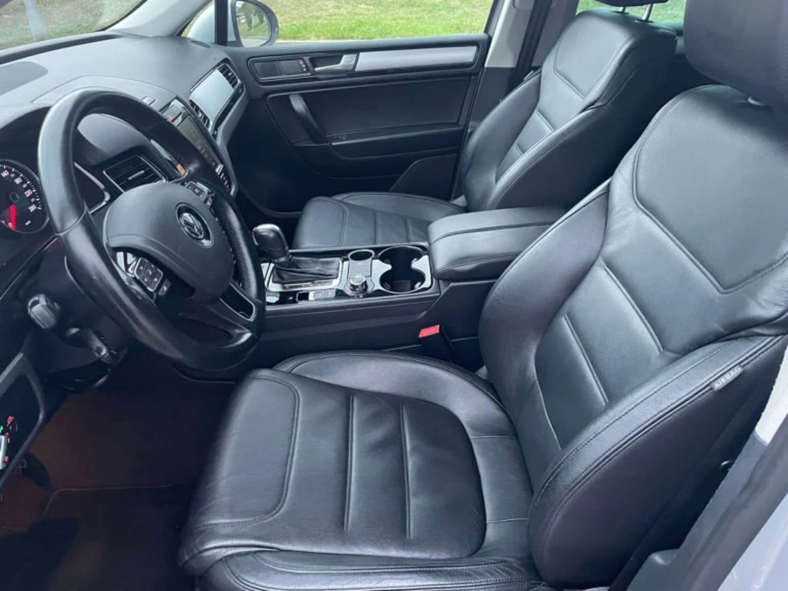 VW Touareg, снимка 4 - Автомобили и джипове - 54151809