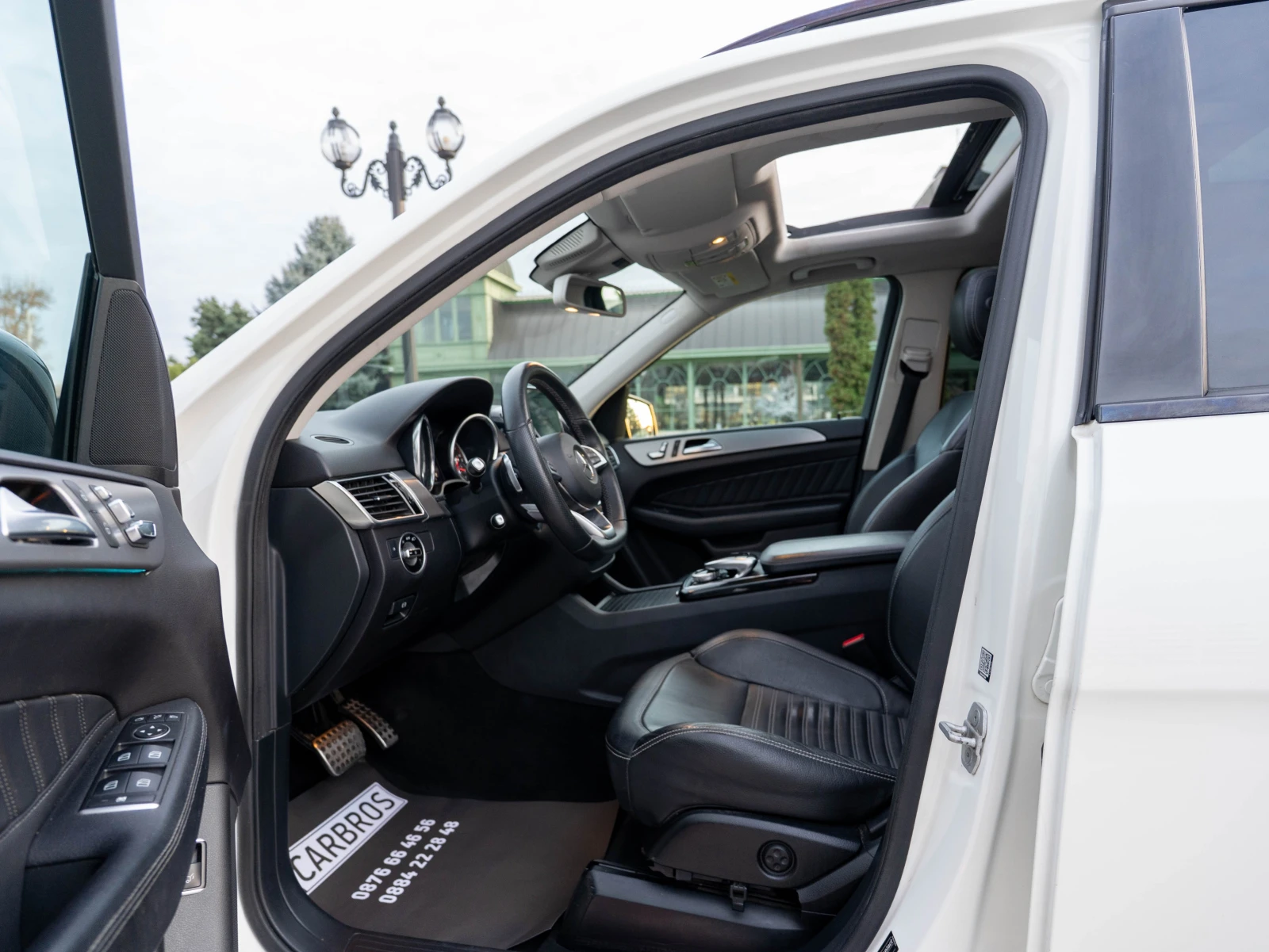 Mercedes-Benz GLE 350 AMG Line 4Matic Distronic Panorama 9G Камера 360, снимка 8 - Автомобили и джипове - 54235283