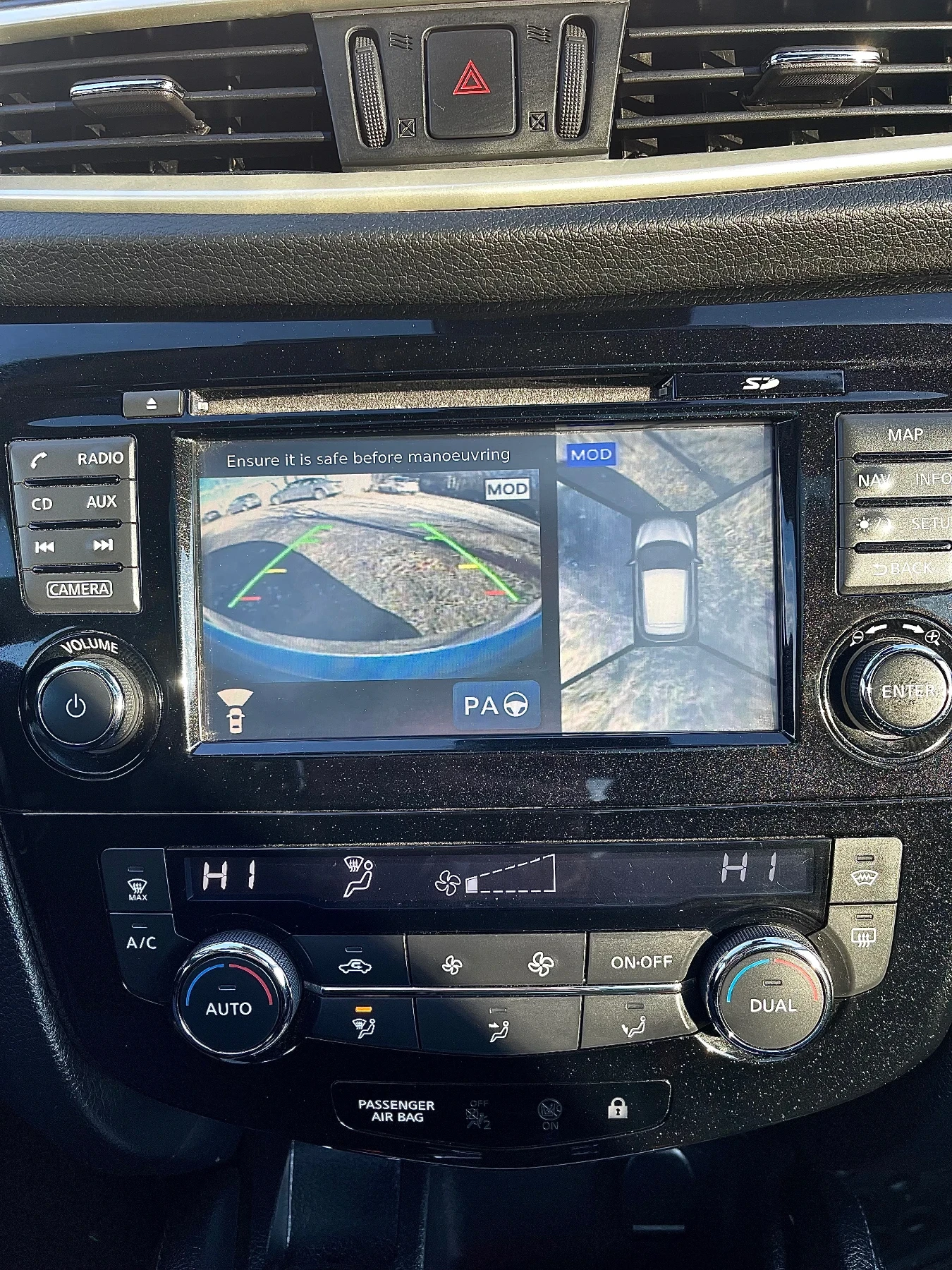 Nissan Qashqai 1.2 Tekna Панорама, кожа, start-stop , снимка 9 - Автомобили и джипове - 54323353