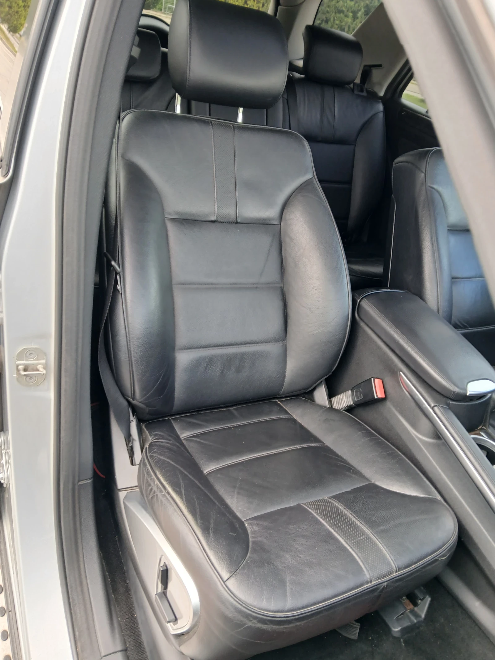 Mercedes-Benz ML 320 CDI 4-MATIC/ФЕЙСЛИФТ/СПОРТ/ШИБИДАХ/ЛИЗИНГ!!!, снимка 15 - Автомобили и джипове - 54511793