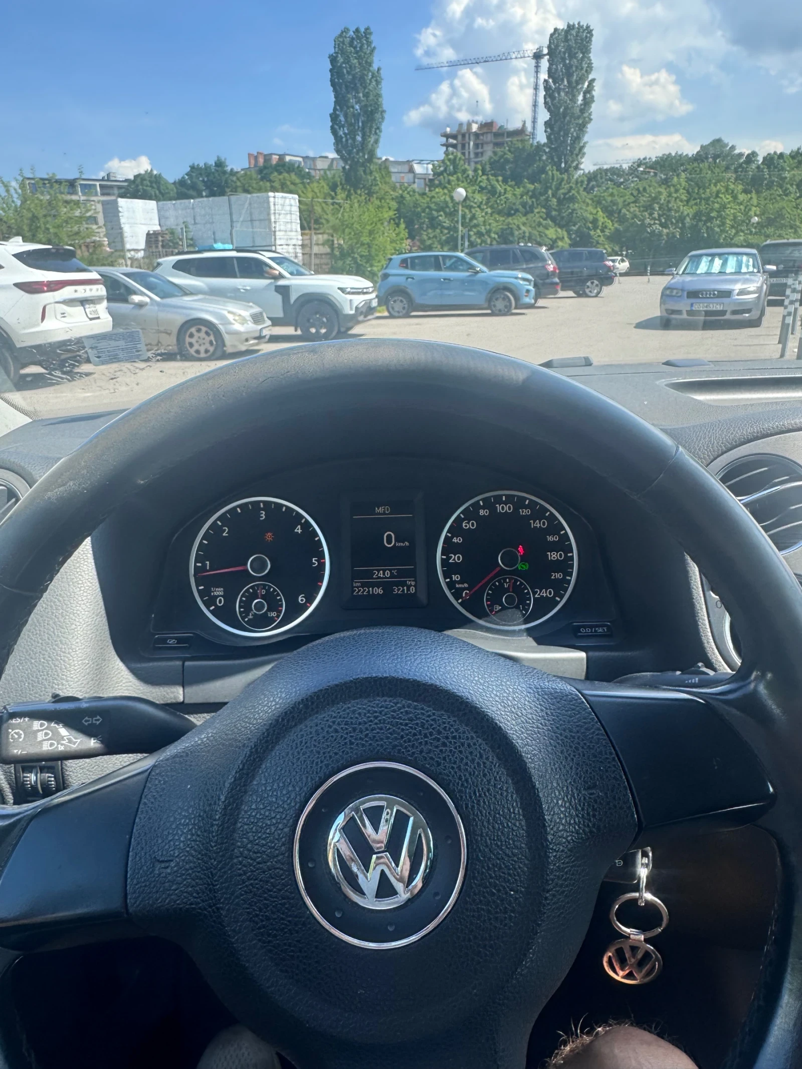 VW Tiguan Продавам Volkswagen Tiguan 2.0 TDI, 140 к.с., 4x4,, снимка 7 - Автомобили и джипове - 54854283