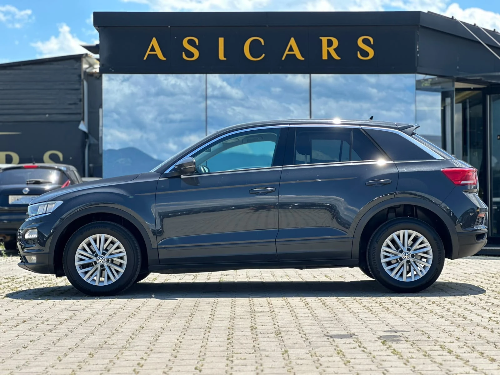 VW T-Roc / 1.6TDI / EURO 6 / NAVI / TOP /, снимка 2 - Автомобили и джипове - 55012057
