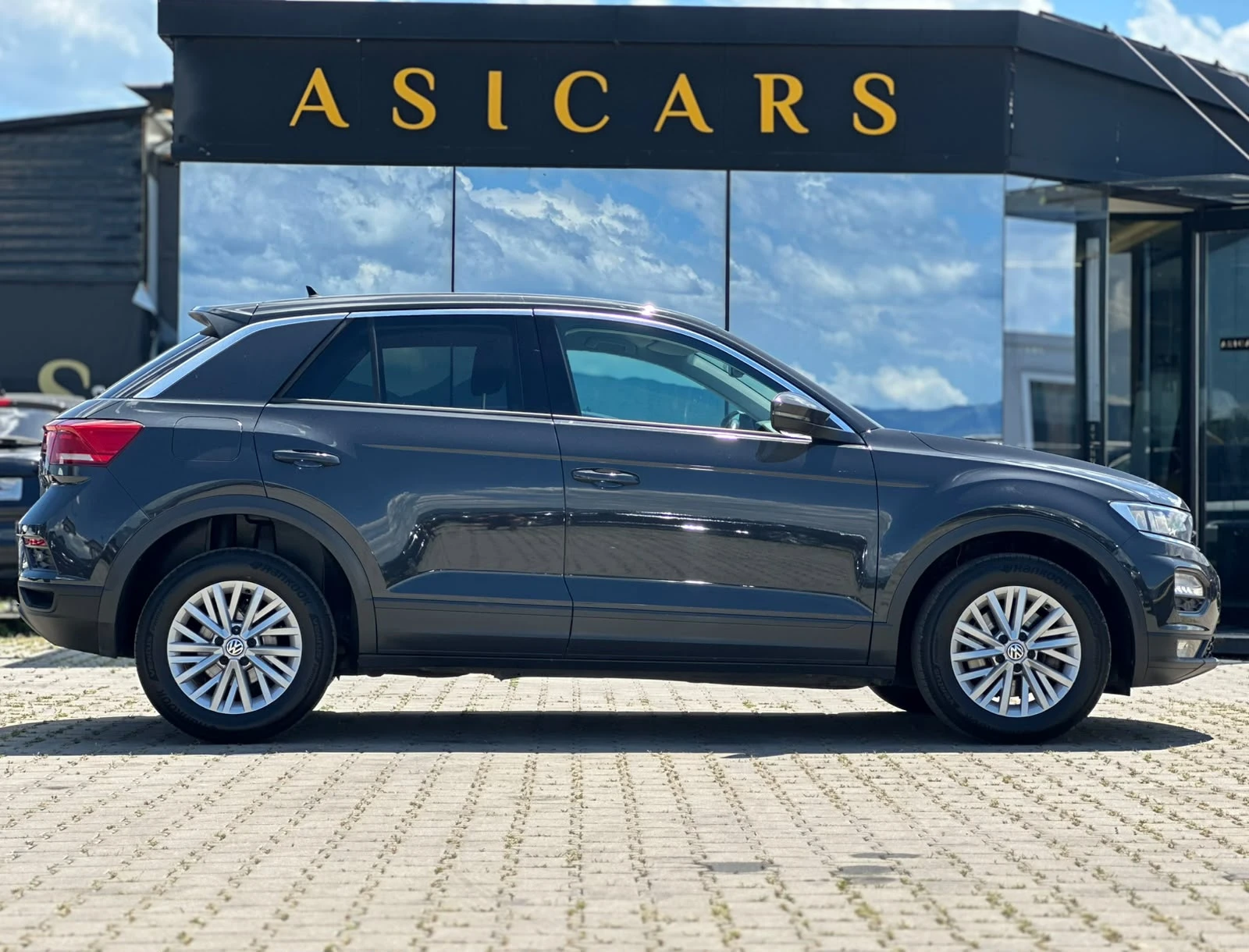 VW T-Roc / 1.6TDI / EURO 6 / NAVI / TOP /, снимка 6 - Автомобили и джипове - 55012057