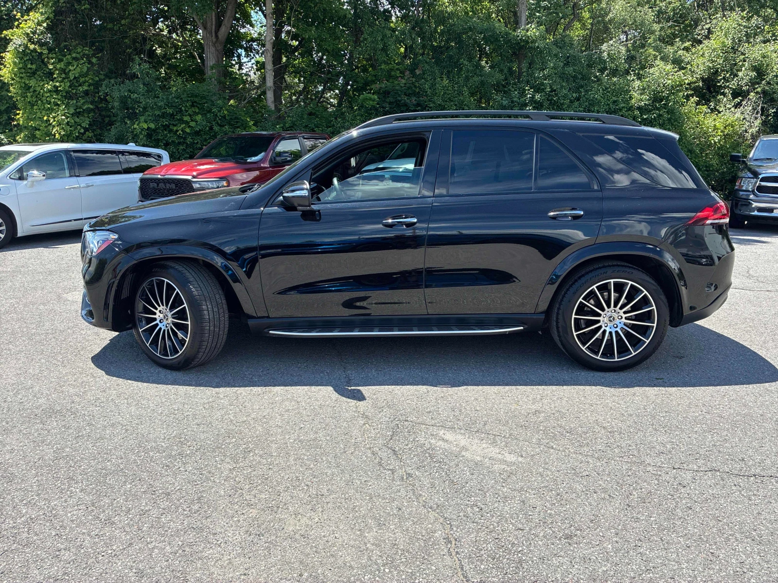 Mercedes-Benz GLE 350 /7 MEСТЕН/2 КЛЮЧА/ПАНОРАМА/Keyless/СЕРВИЗНА ИСТ, снимка 3 - Автомобили и джипове - 55101259