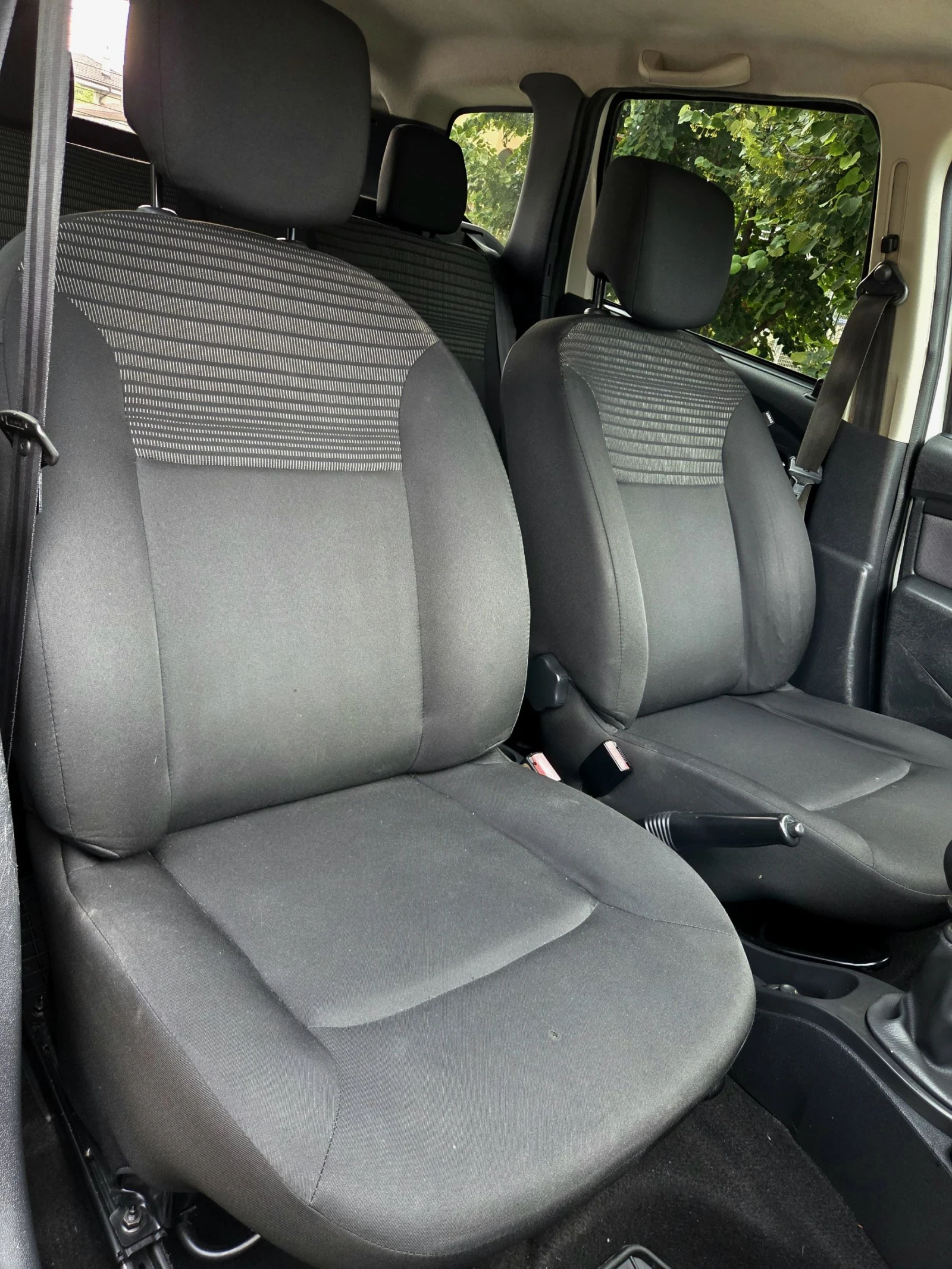 Dacia Duster 1.5 dci 4x4 Facelift Off-Road Pack , снимка 9 - Автомобили и джипове - 55327217