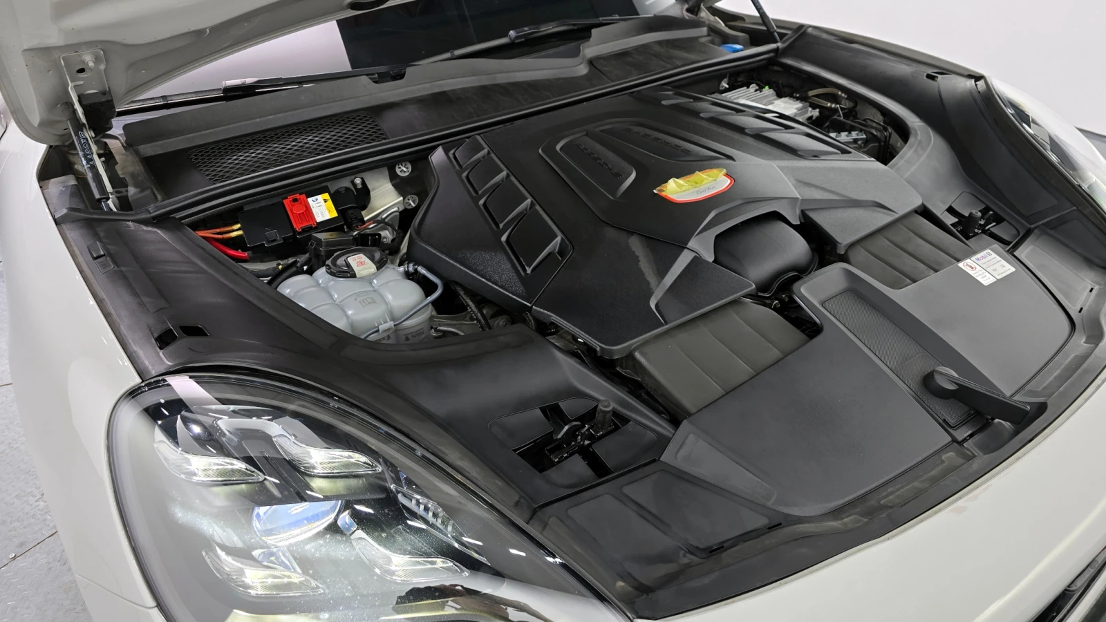 Porsche Cayenne Cayenne 4.0 turbo, снимка 6 - Автомобили и джипове - 55631956