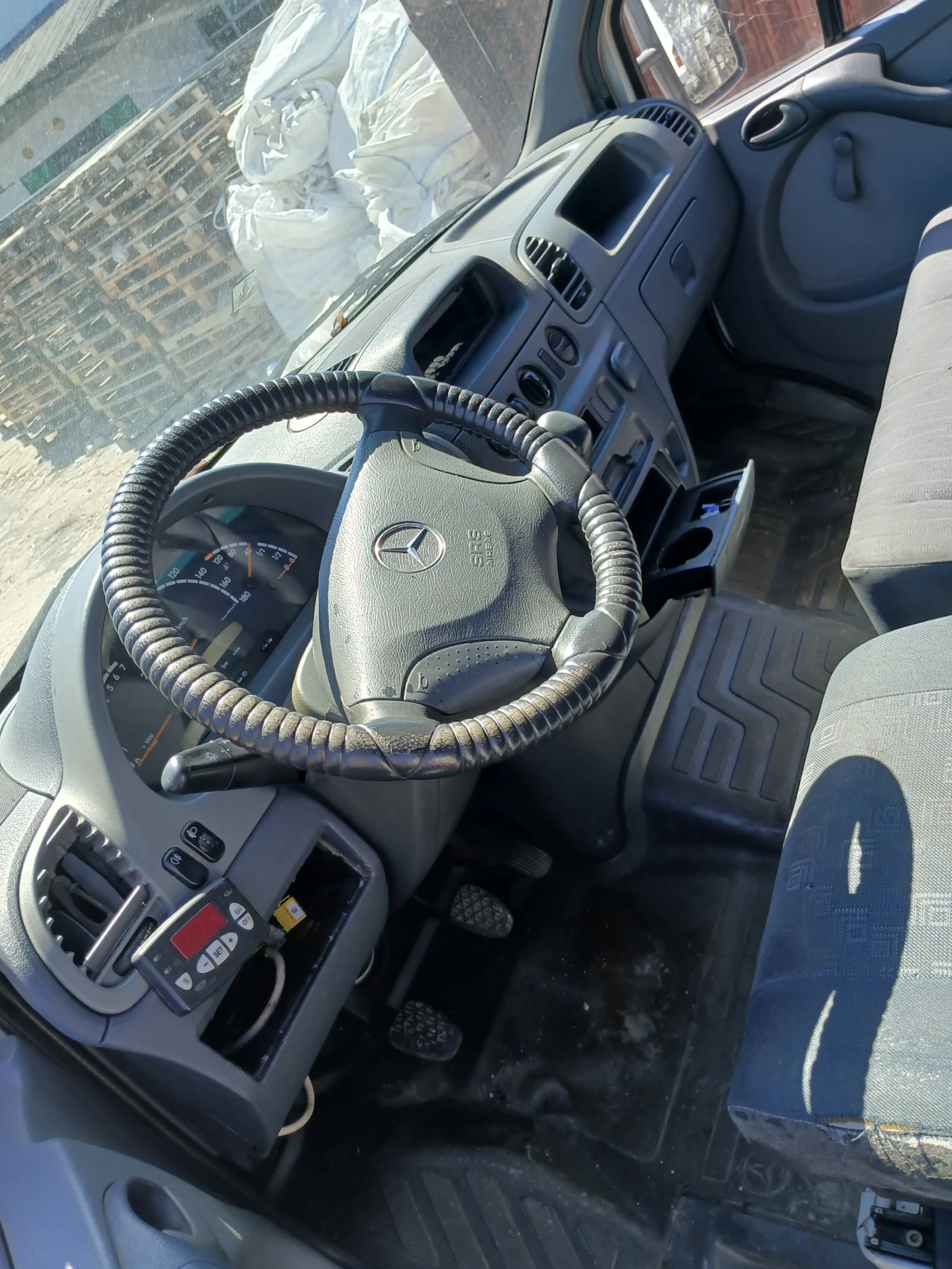 Mercedes-Benz 413 2.2cdi  - изображение 9