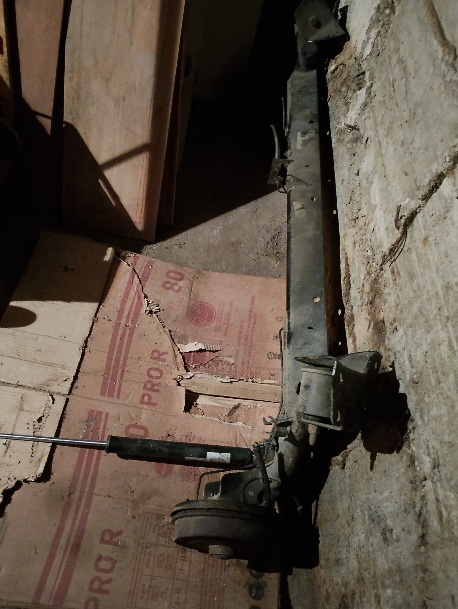 Продавам заден мост за Дачия Логан седан 2009г., снимка 2 - Части - 54015352