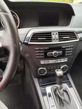 Mercedes-Benz C 220, снимка 16
