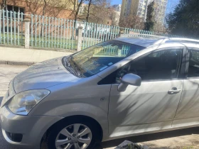 Обява за продажба на Toyota Corolla verso 2.2 136 D4D  ~7 200 лв. - изображение 2