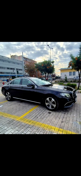Mercedes-Benz E 220, снимка 1