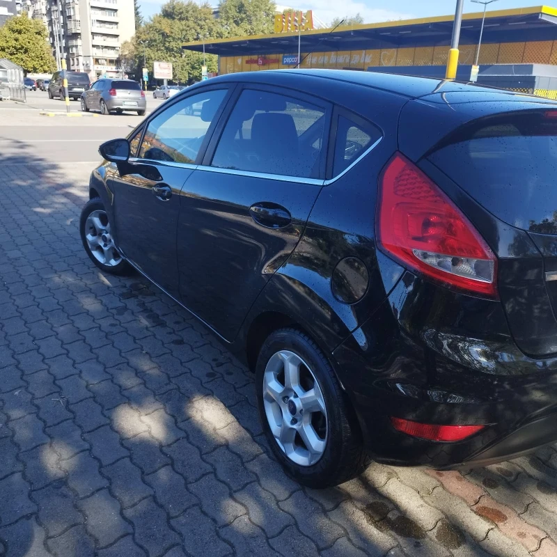 Ford Fiesta 1.4, снимка 5 - Автомобили и джипове - 48029986