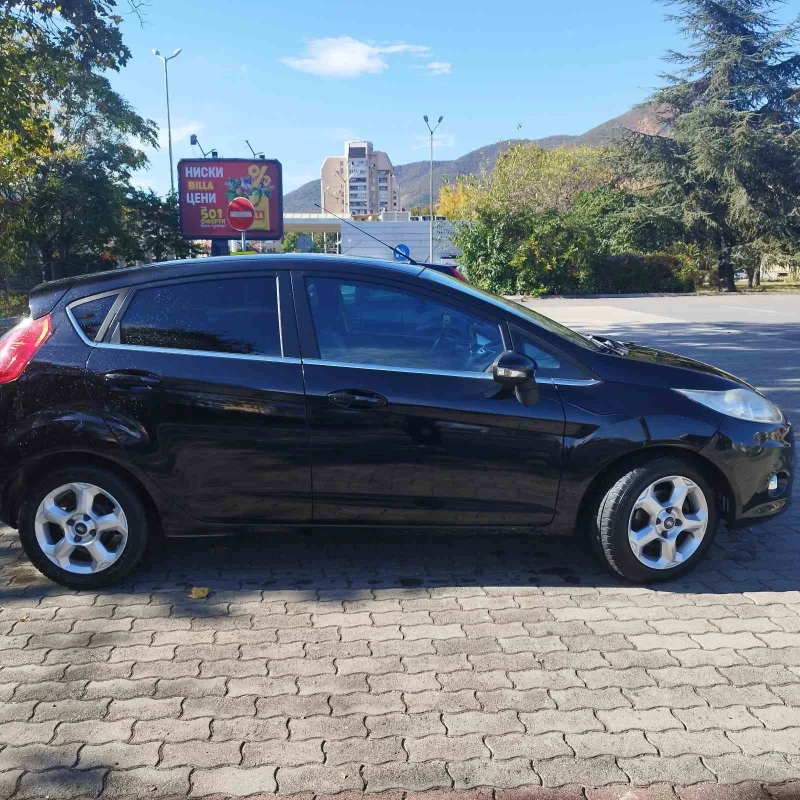 Ford Fiesta 1.4, снимка 2 - Автомобили и джипове - 48029986