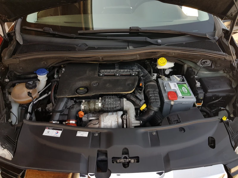 Peugeot 2008 1.6 HDI - 75 к.с. EURO 6B /12/2015г. ЛИЗИНГ, снимка 14 - Автомобили и джипове - 50736129