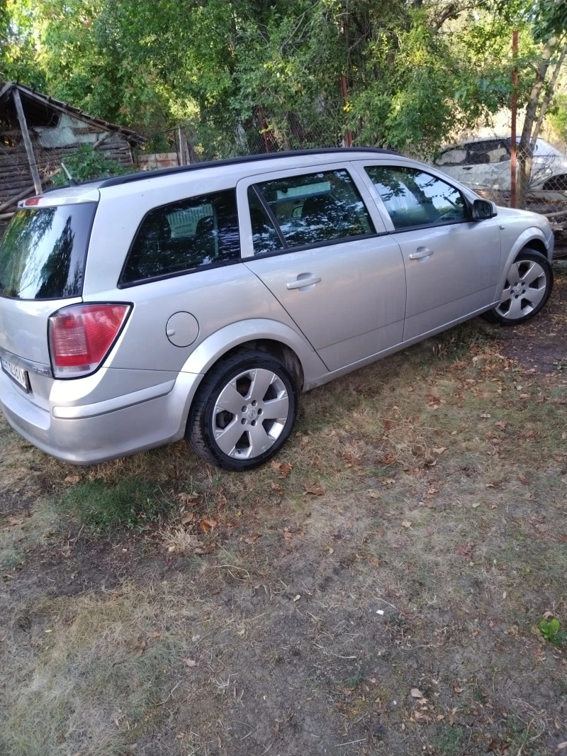 Opel Astra, снимка 2 - Автомобили и джипове - 52278942