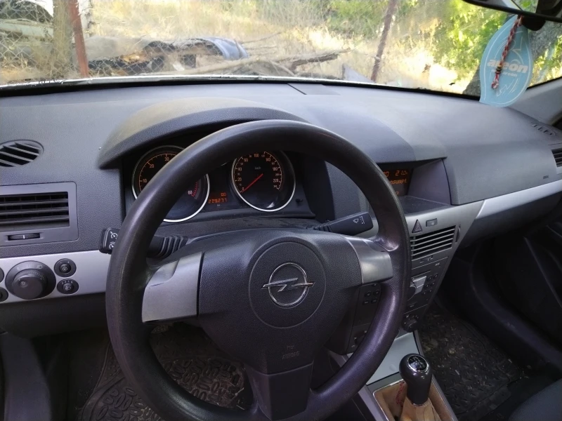 Opel Astra, снимка 3 - Автомобили и джипове - 52278942