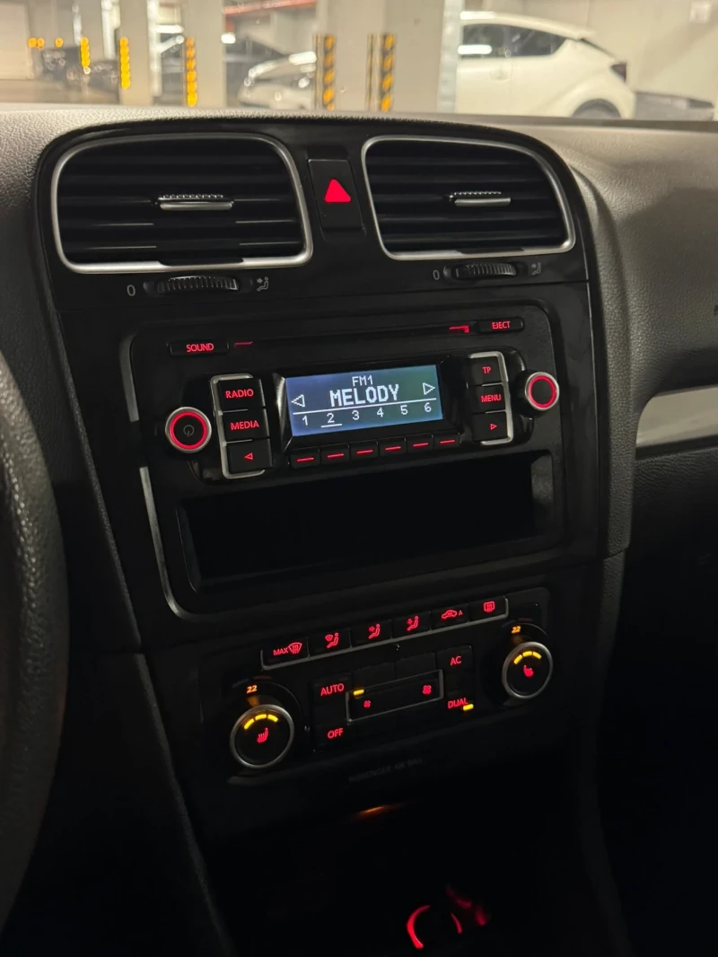 VW Golf, снимка 8 - Автомобили и джипове - 52843838