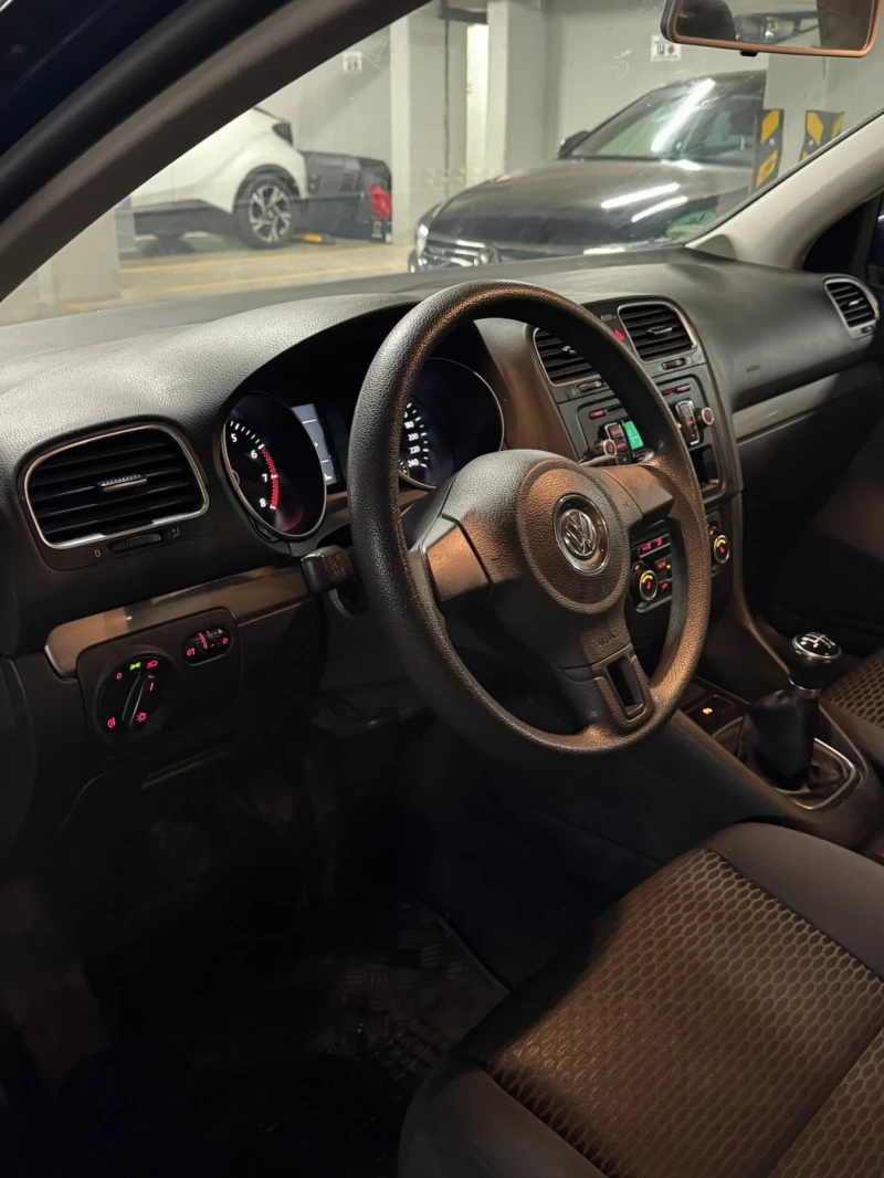 VW Golf, снимка 6 - Автомобили и джипове - 52843838