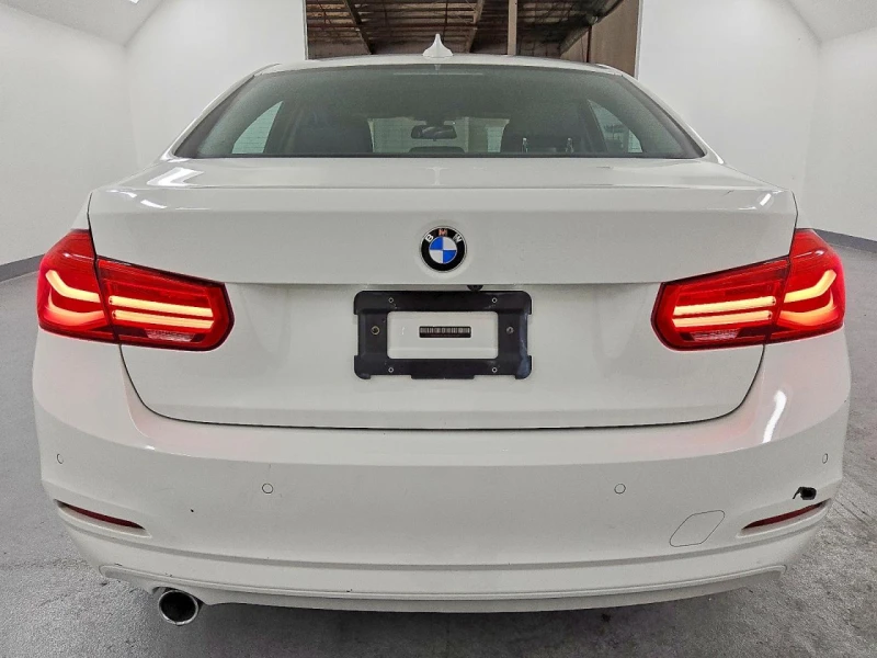 BMW 320 Подгреви* Комфорт салон* Камера* Клип на мотора, снимка 6 - Автомобили и джипове - 53469848