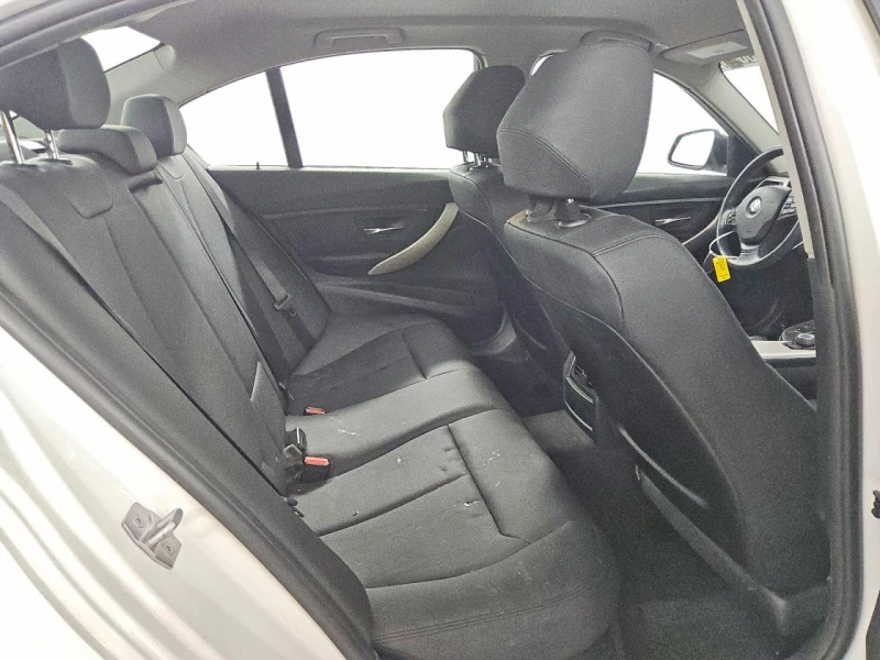 BMW 320 Подгреви* Комфорт салон* Камера* Клип на мотора, снимка 10 - Автомобили и джипове - 53469848