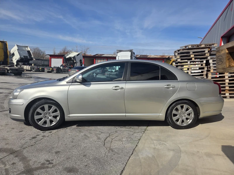 Toyota Avensis 1.8 АВТОМАТ!, снимка 4 - Автомобили и джипове - 53598527