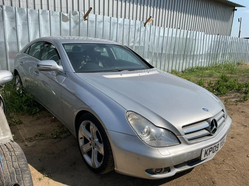 Mercedes-Benz CLS 320 На части фейслифт, снимка 3 - Автомобили и джипове - 34208857