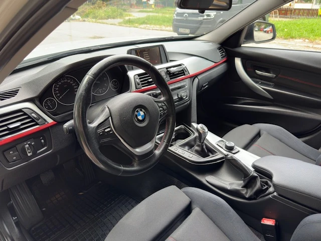 BMW 318 D Sport, снимка 11 - Автомобили и джипове - 47365065