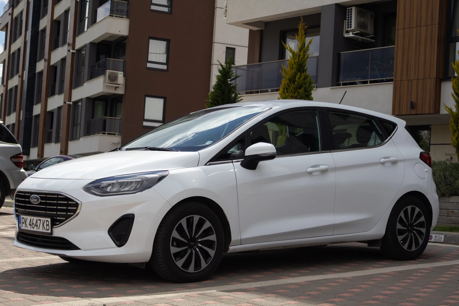 Ford Fiesta EcoBoostHYBRID / TITANIUM - изображение 2
