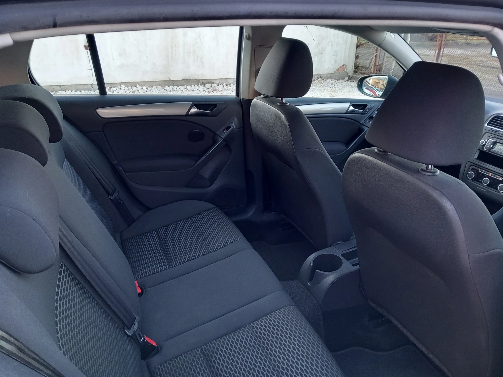 VW Golf 1.6TDI 2012г климатик, снимка 10 - Автомобили и джипове - 53754033