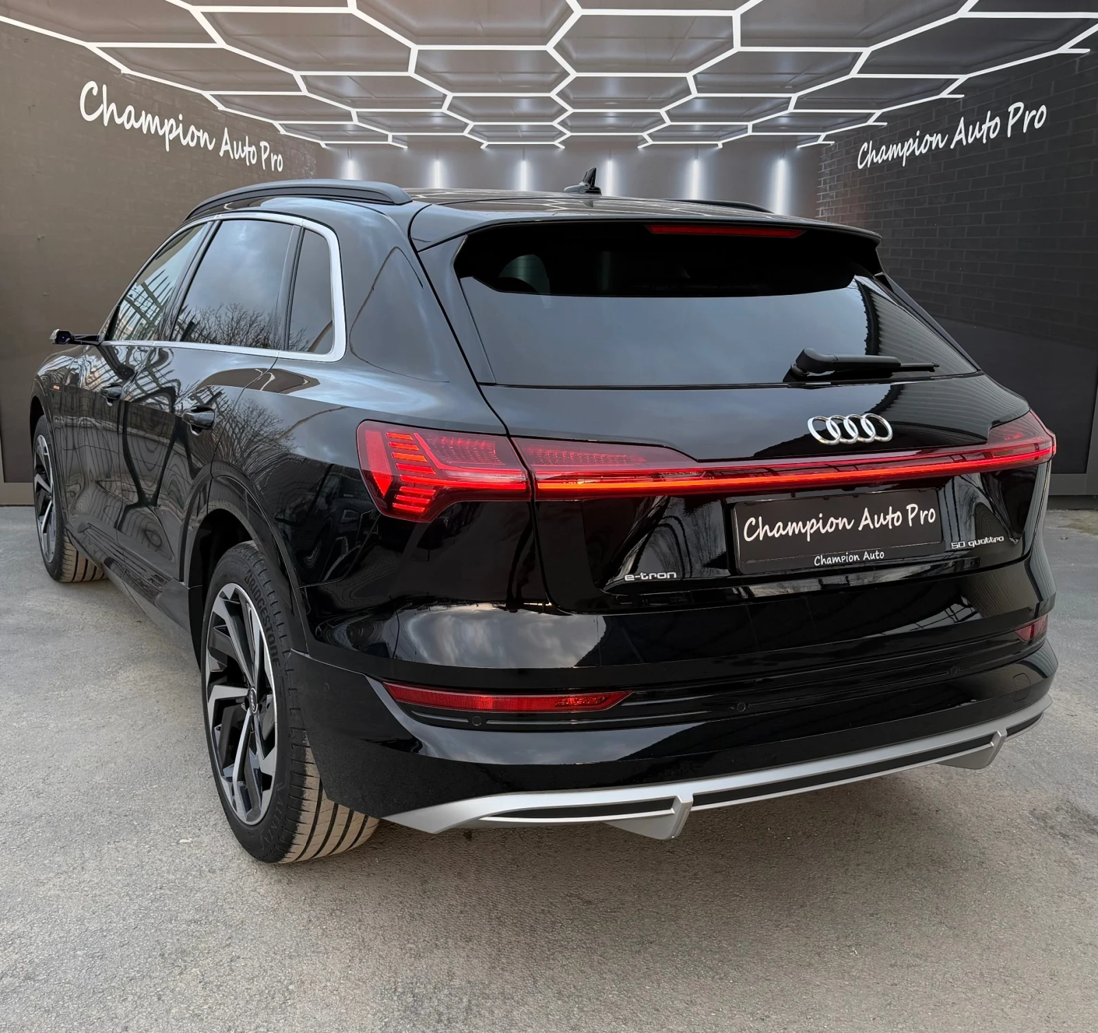 Audi E-Tron 2 X S-Line, снимка 4 - Автомобили и джипове - 53810635