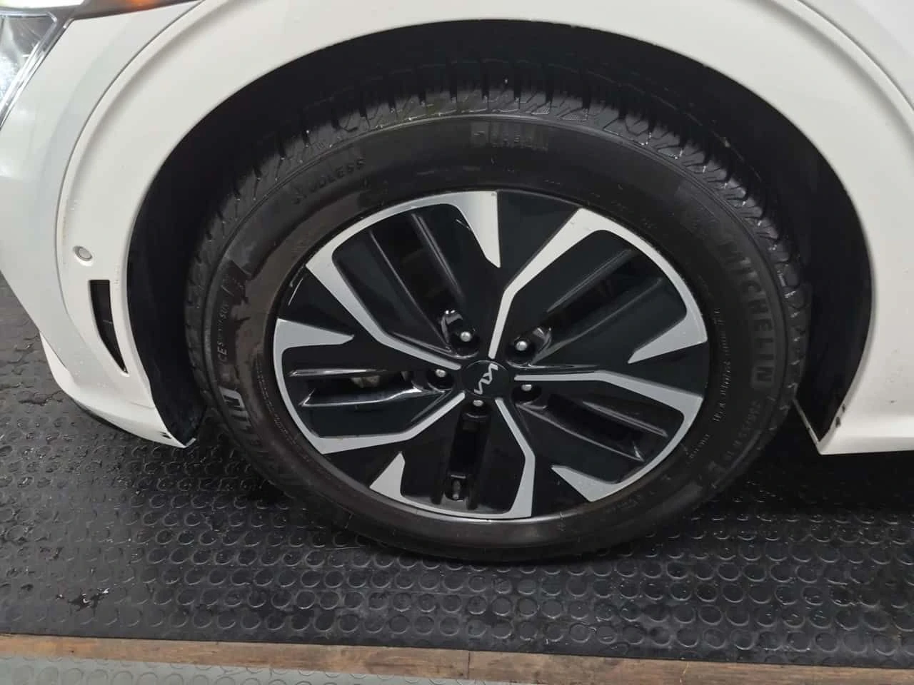 Kia EV6  LONG RANGE GT LINE /360/DISTRONIC , снимка 6 - Автомобили и джипове - 54980362