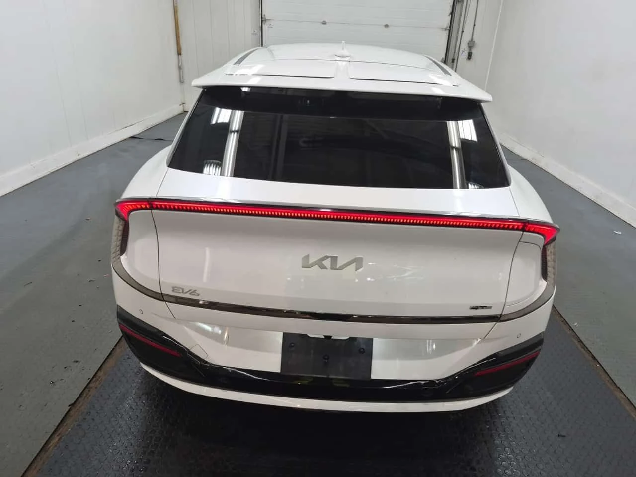 Kia EV6  LONG RANGE GT LINE /360/DISTRONIC , снимка 17 - Автомобили и джипове - 54980362