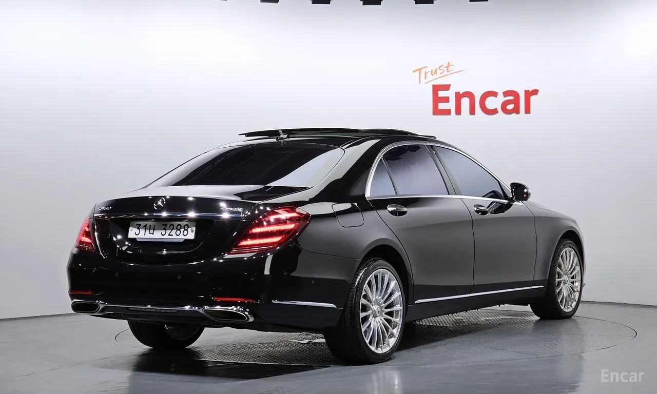 Mercedes-Benz S 560 SOFT-CLOSE* 360* ОБДУХ* МАСАЖ* DIS* HUD* 2XTV* КРА, снимка 3 - Автомобили и джипове - 55194589