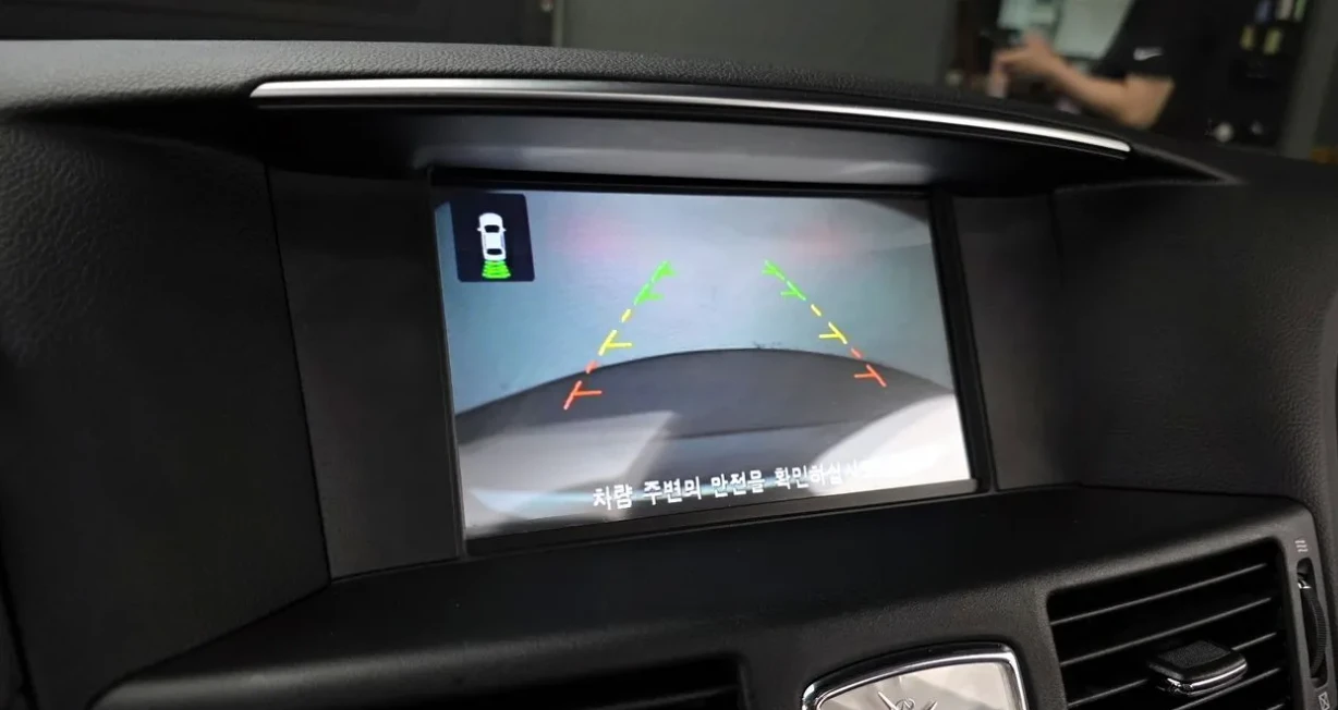 Infiniti Q70 Style 3.7 Бензин, снимка 7 - Автомобили и джипове - 55258306