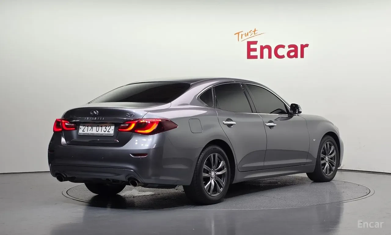 Infiniti Q70 Style 3.7 Бензин, снимка 2 - Автомобили и джипове - 55258306